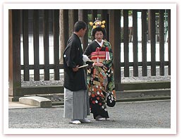 Image: Meiji-Shrine traditional wedding